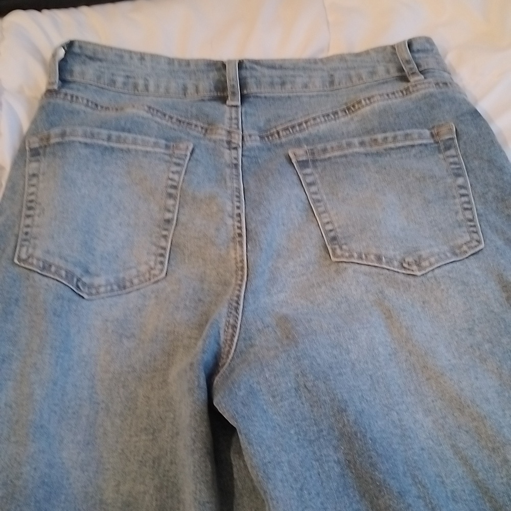 New Extra Flare Wide-Leg Light/Medium Wash Blue Denim Jeans - Size 4 - Picture 6 of 8